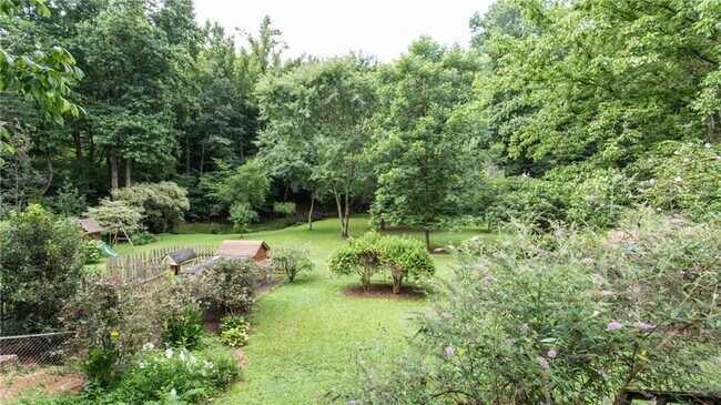 Building Photo - 1640 Belle Isle Cir NE