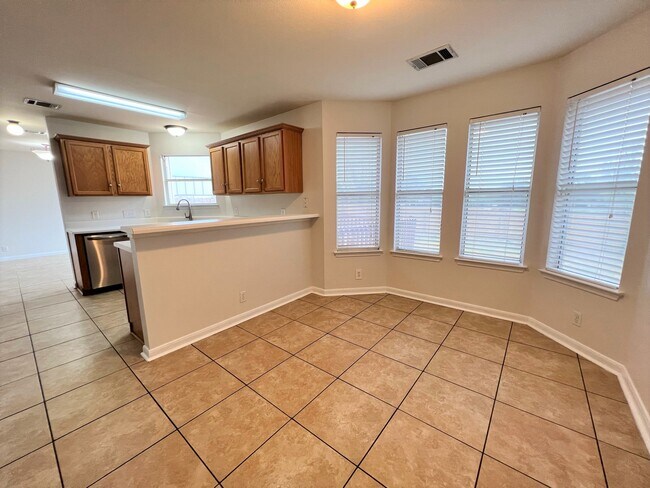 Building Photo - 740 Winborne Way