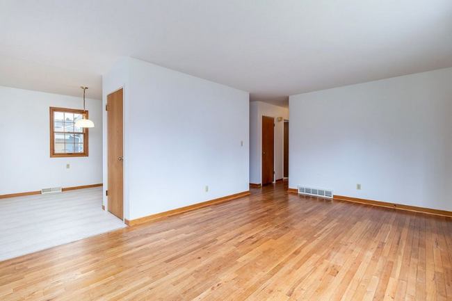 Building Photo - 2356 Hawthorne Ct