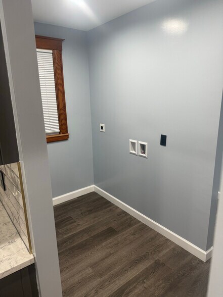 Building Photo - 300 Burritt St