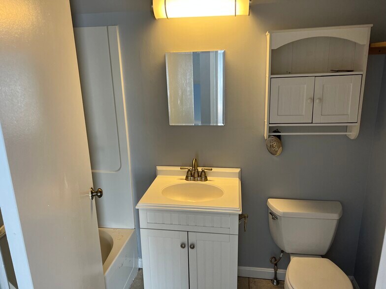 Building Photo - 18 Ocean St