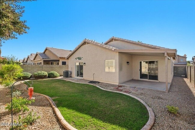 Building Photo - 1310 E Sheena Dr