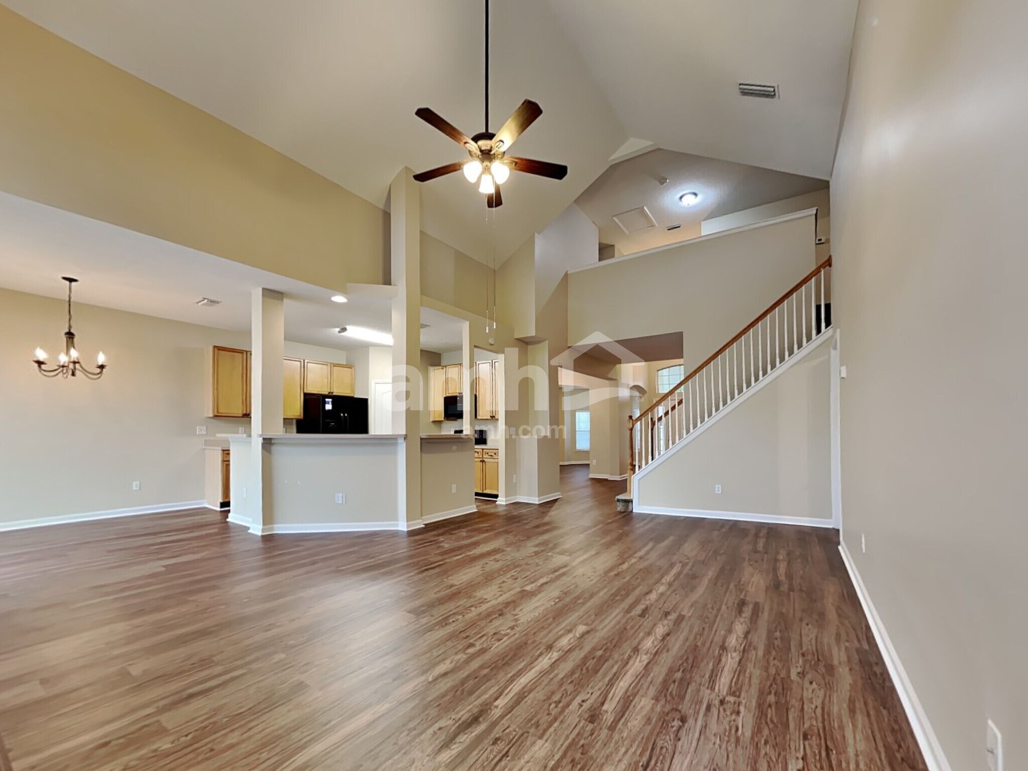 Building Photo - 890 Thoroughbred Dr
