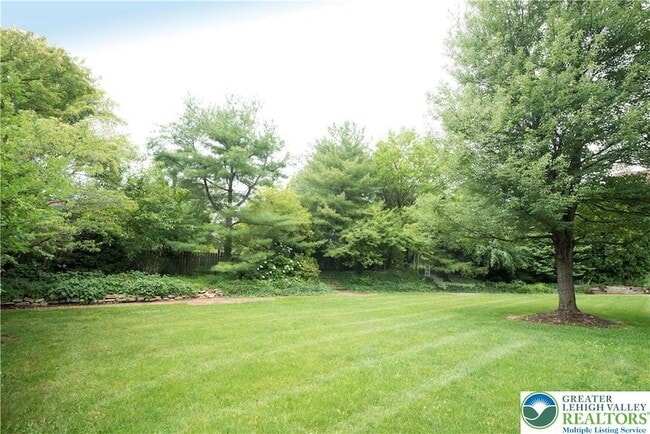 Building Photo - 1528 Wethersfield Dr