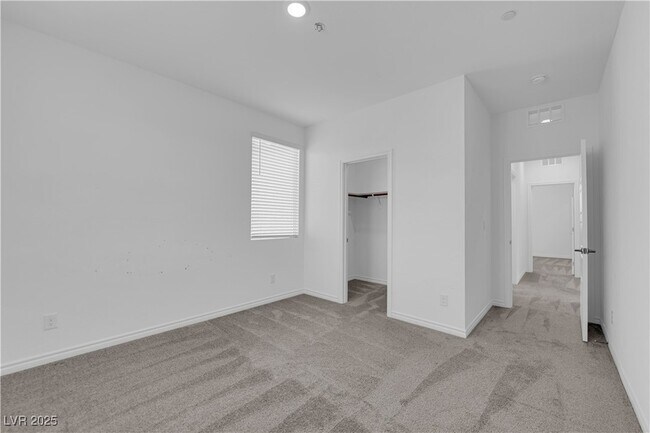 Building Photo - 195 Vander Rdg St