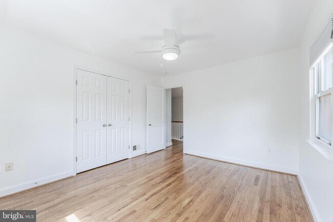 Building Photo - 1709 Patrick Henry Dr