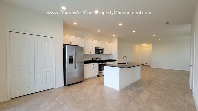 Building Photo - NORTH RIVER RANCH CORNER TOWNHOME! AVAILABE IN MARCH 2026 -LONG TERM LEASE!