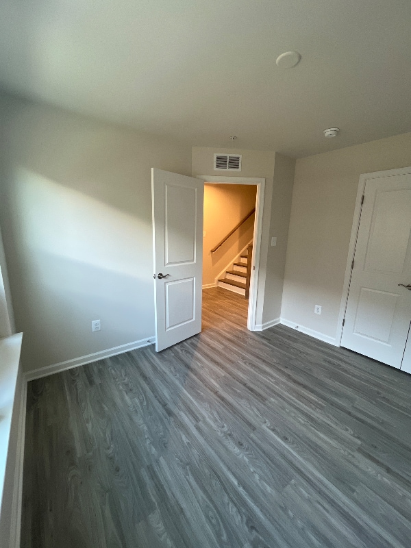 Building Photo - 3418 Chester Aly