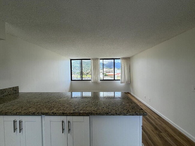 Building Photo - To register for the showing time, note the 4 digit code: 6041 and click "APPLY NOW."(mobile:orang...