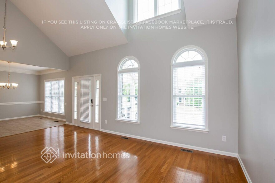 Building Photo - 17136 Knoxwood Dr