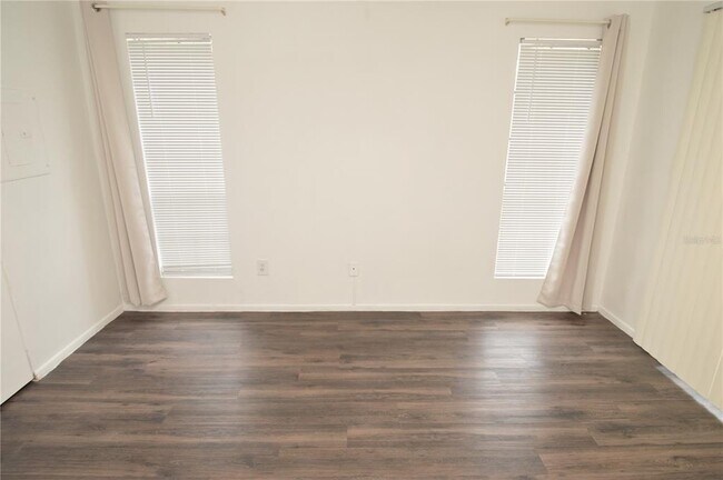 Building Photo - 8742 Mallard Reserve Dr