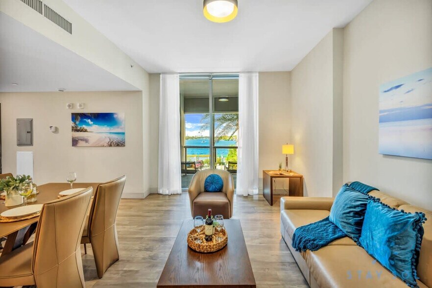 Building Photo - 777 N Ocean Dr