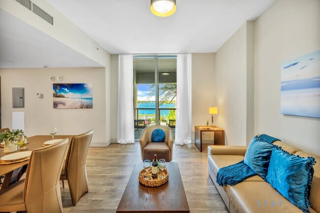 Building Photo - 777 N Ocean Dr