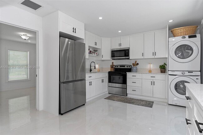 Building Photo - 1473 NE 30th Ct