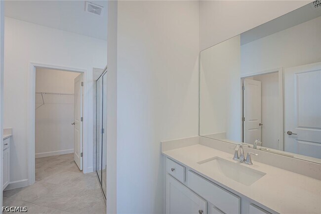 Building Photo - 20601 Hazelnut Ct