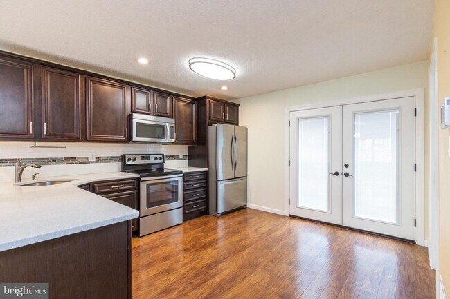 Building Photo - 1209 Brown St