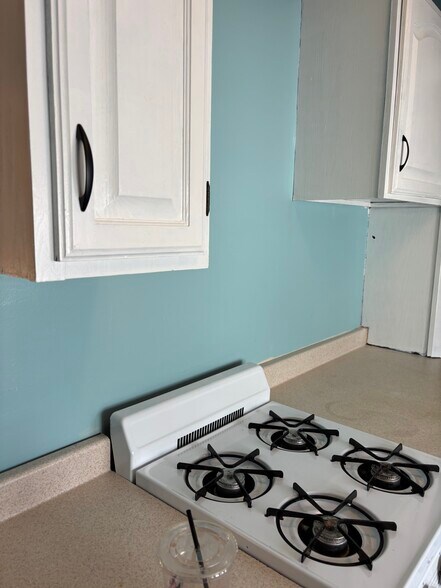 Building Photo - 246 Shaw St