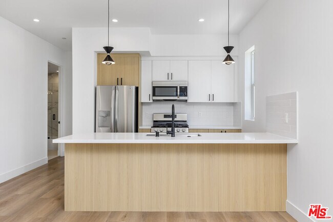 Building Photo - 5050 Cleon Ave