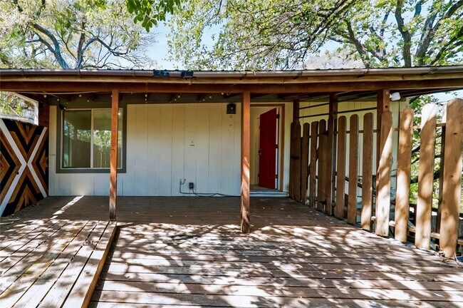 Building Photo - 1201 Loma Dr