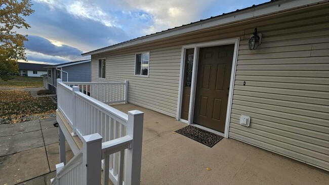 Building Photo - Fully Furnished House with views and all utilities covered