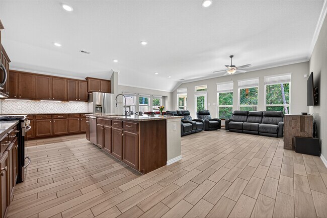 Building Photo - 4550 Shallow Ember Dr