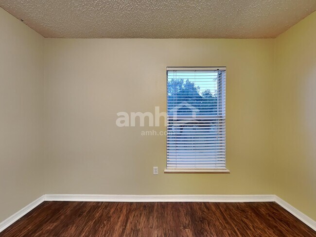 Building Photo - 1071 Royal Marquis Cir