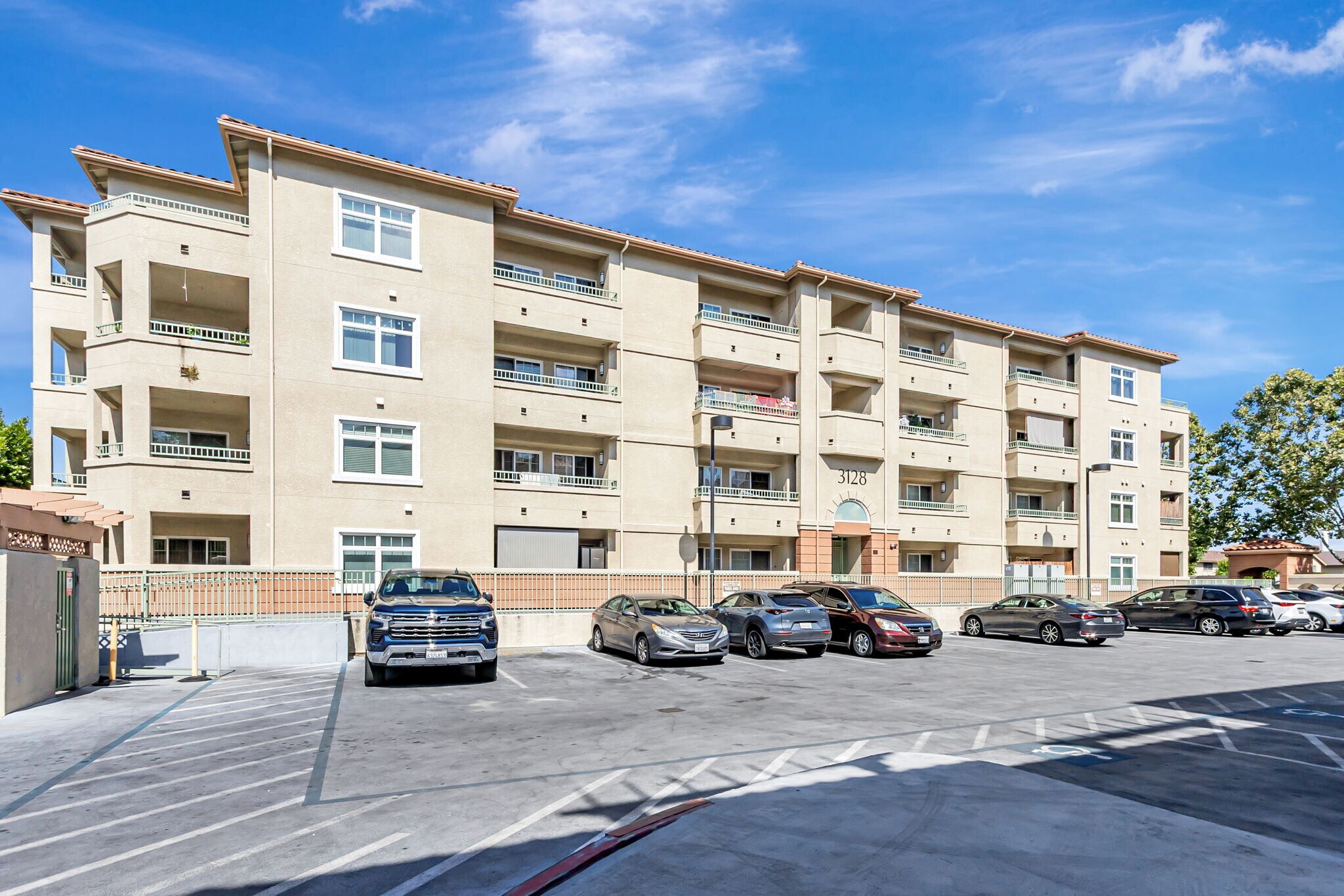 Building Photo - 3128 Loma Verde Dr
