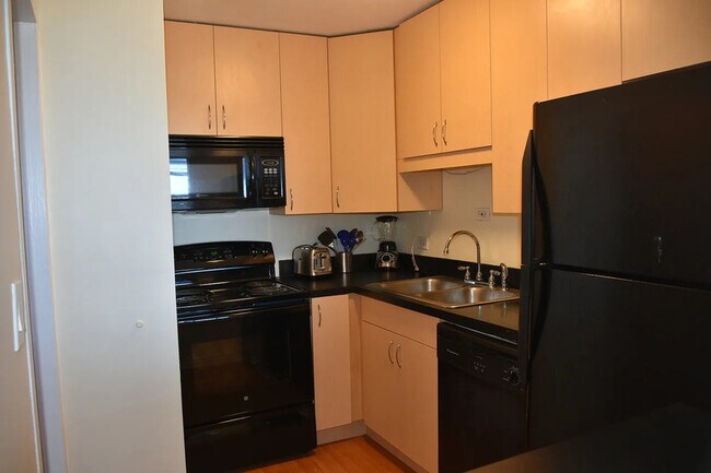 Building Photo - 4250 N Marine Dr