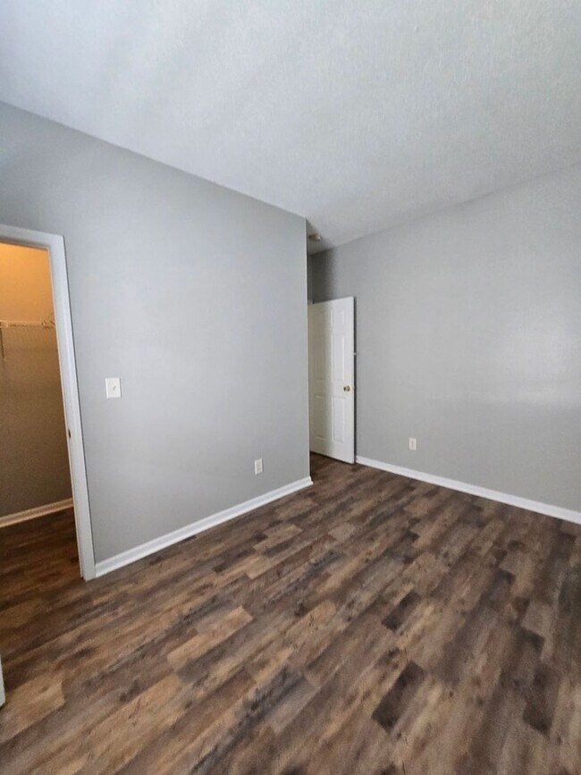 Building Photo - Westside Beautiful Updated 3 Bedroom Home near Raceway Rd and E County Rd 100 S