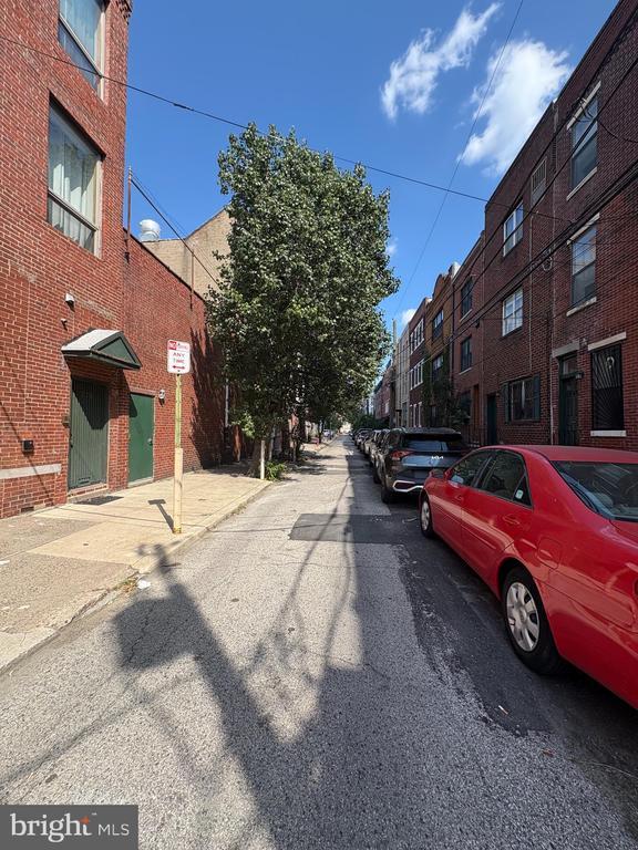 Building Photo - 725 Kater St