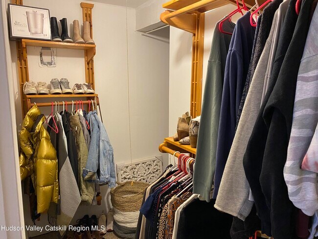 Building Photo - 502 Warren St