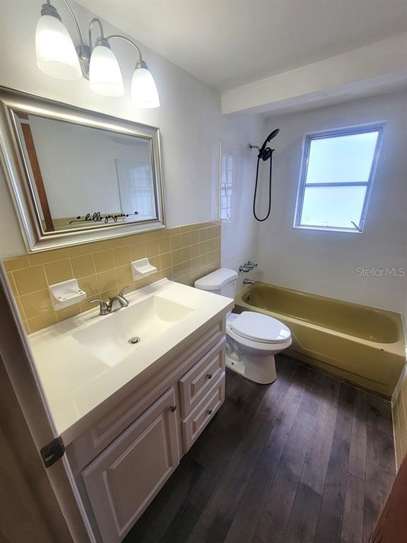 Building Photo - 10920 Oakdale Ave