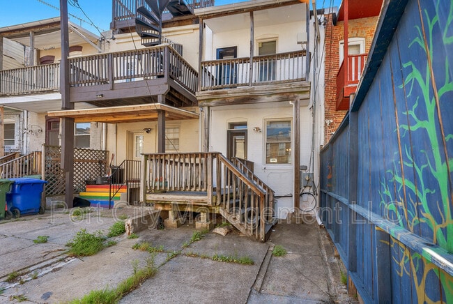 Building Photo - 207 S Ellwood Ave