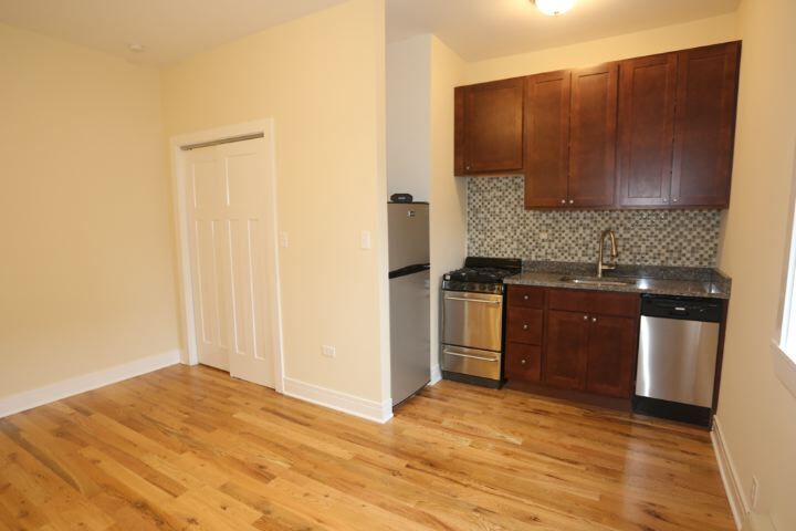 Building Photo - 4551 N Damen