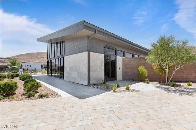 Building Photo - 10927 White Clay Dr