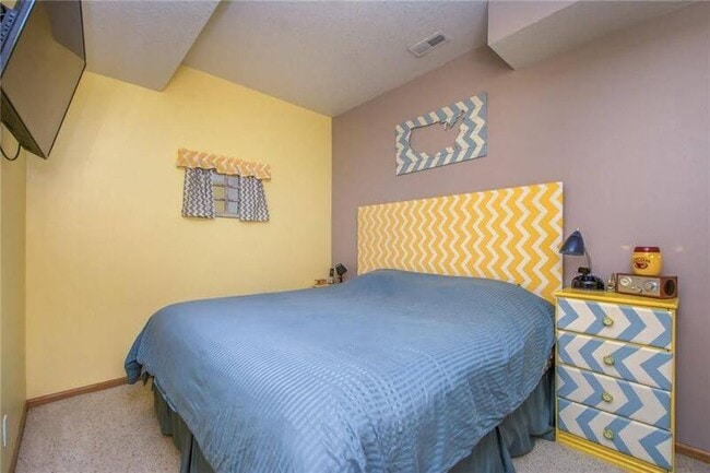 Building Photo - 523 E 4th St