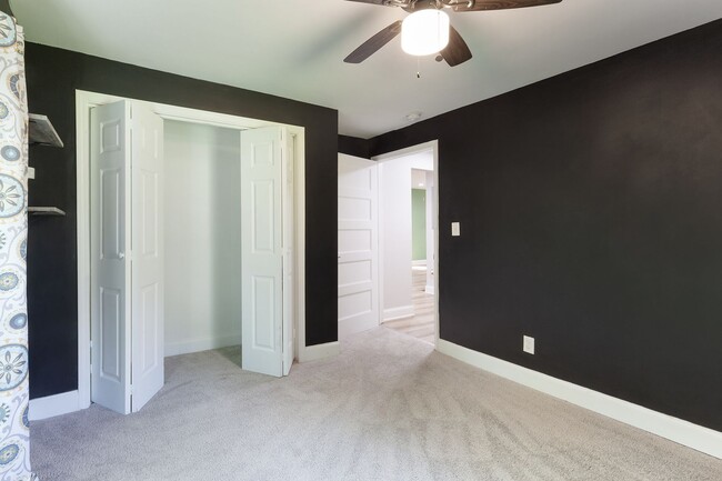 Building Photo - Updated 3bd/2ba Ranch Blocks From Downtown...