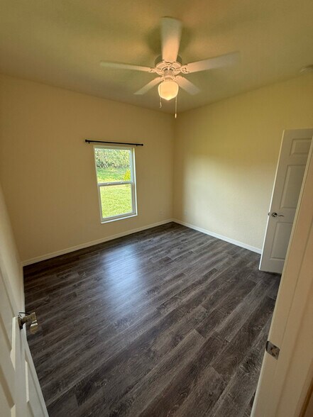 Building Photo - 1136 S Hilton Cir