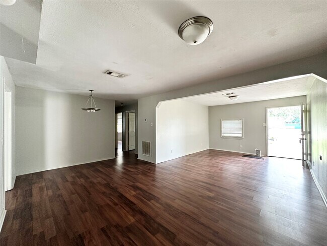Building Photo - 11715 Almeda Genoa Rd