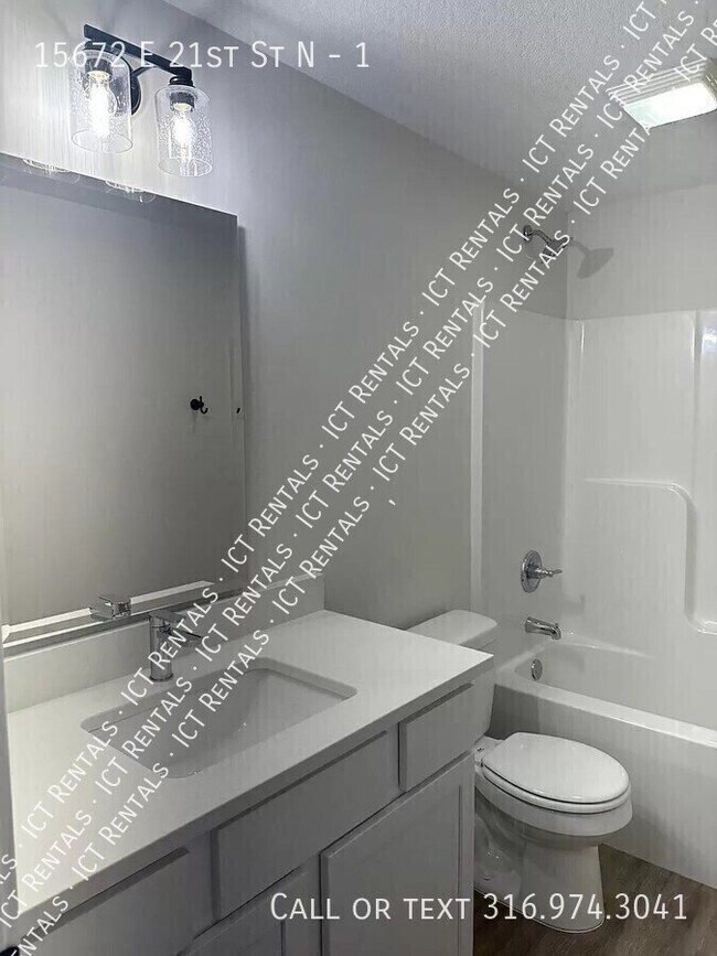 Building Photo - 15672 E 21st St N