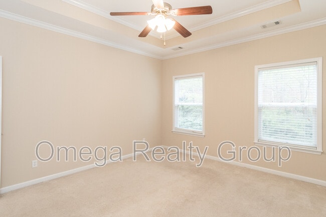 Building Photo - 4474 Fairmont Dr