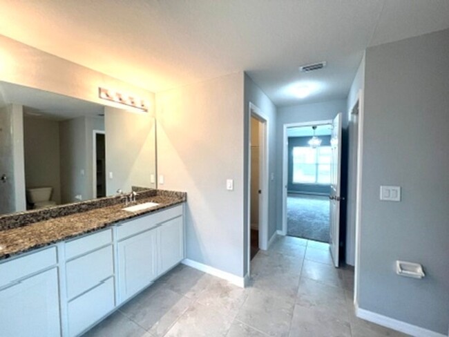 Building Photo - For Rent: Beautiful 3-Bedroom, 2-Bathroom ...