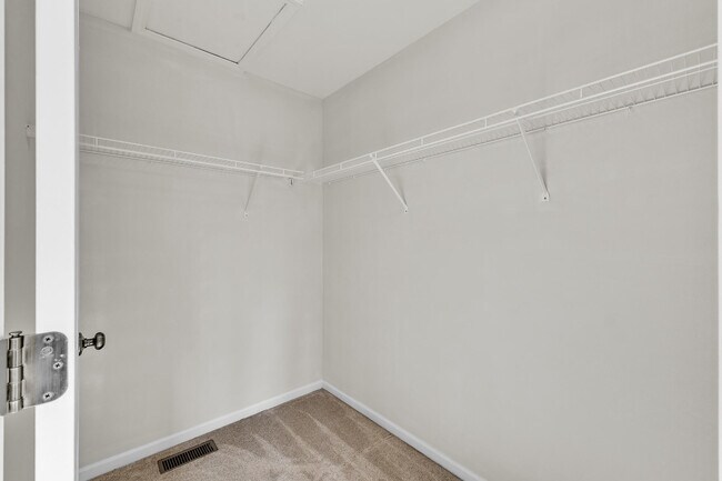 Building Photo - 41312 Maplewood Drive