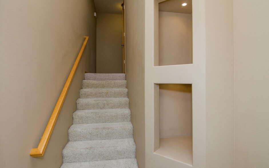 Building Photo - 1838 N Dubuque St