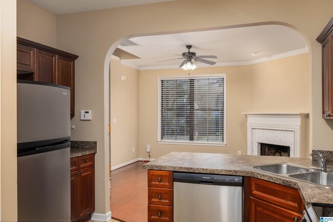 Building Photo - 2250 Ridgemont Dr