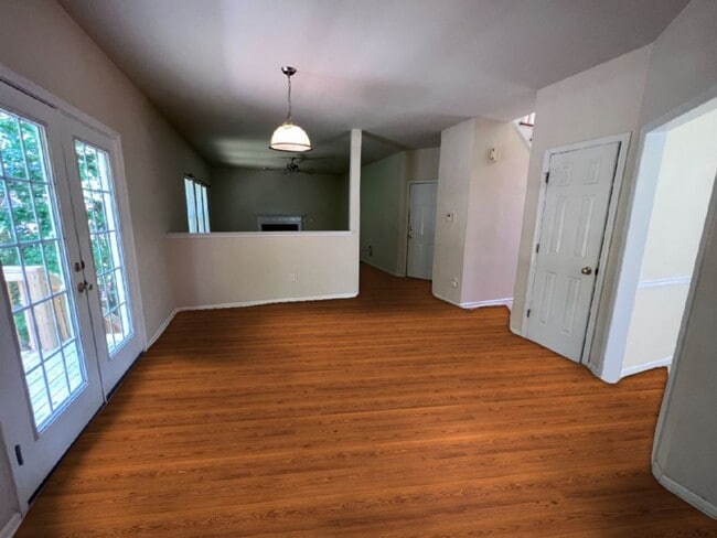 Building Photo - 417 Oakhall Dr