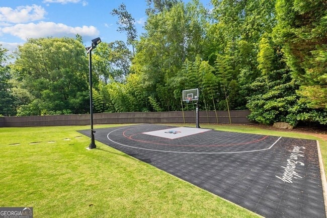 Building Photo - 11140 W Rd