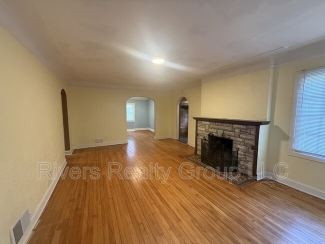 Building Photo - 16555 W Parkway St