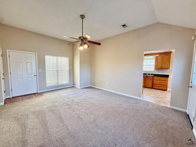 Building Photo - 105 Selena Ct