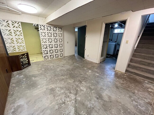 Building Photo - 2 Bed/1 Bath Rental Home!